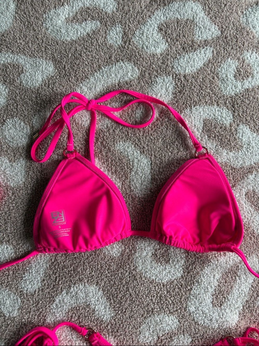 ENEZ Hot Pink Triangle String Bikini Set - Picture 5 of 8